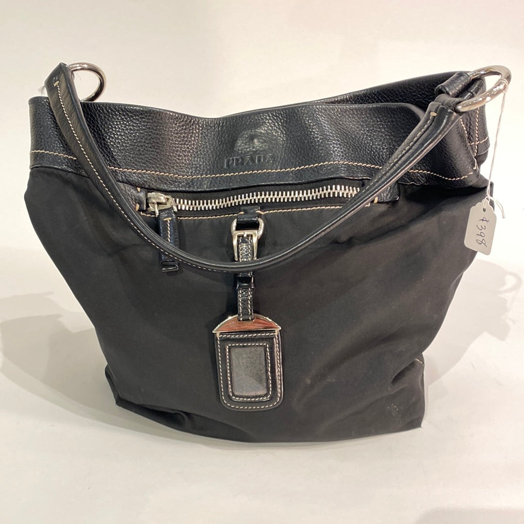 Re-edition 1995 handbag Prada Black in Polyester - 39942765